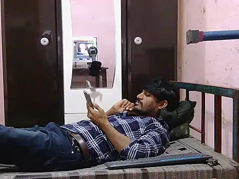 Snapshot of krishjaat43 chatting on 10-30-25, 04:03 krishjaat43 online show from 10-30-25, 04:03