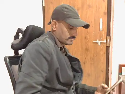 Snapshot of krishjaat43 chatting on 12-04-25, 06:23 krishjaat43 online show from 12-04-25, 06:23