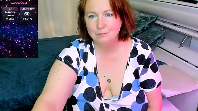 Snapshot of WifeyXRated chatting on 07-07-26, 08:29 WifeyXRated online show from 07-07-26, 08:29