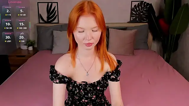 Snapshot of Anna_Patterson chatting on 10-07-25, 10:01 Anna Patterson online show from 10-07-25, 10:01