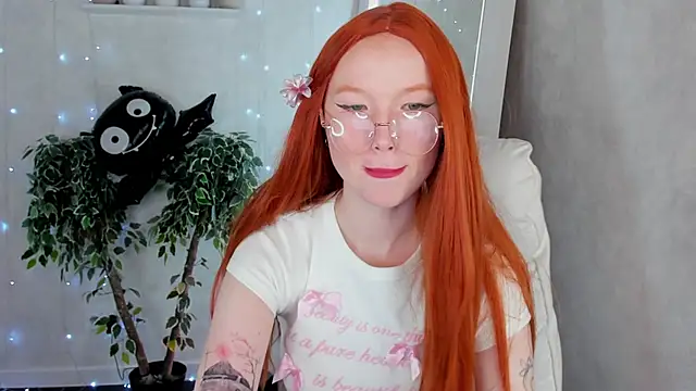 Snapshot of Anna_Patterson chatting on 11-06-25, 09:21 Anna Patterson online show from 11-06-25, 09:21