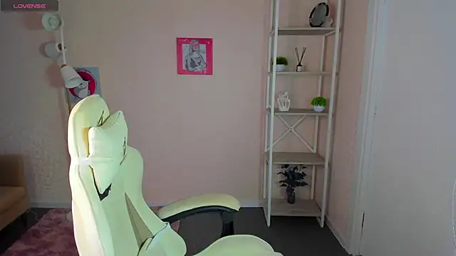 Snapshot of Lori_Blossom chatting on 09-30-25, 08:19 Lori Blossom online show from 09-30-25, 08:19