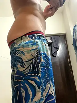 Snapshot of FitNhot_sam chatting on 09-30-25, 04:56 FitNhot sam online show from 09-30-25, 04:56