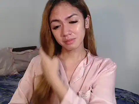 Snapshot of urGoddessChloexxx chatting on 12-15-25, 11:42 urGoddessChloexxx online show from 12-15-25, 11:42