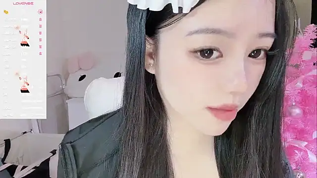 Snapshot of MM-feifei chatting on 12-17-25, 02:45 MM-feifei online show from 12-17-25, 02:45