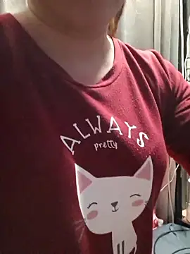 hihiakiko online show from 11-14-25, 02:16