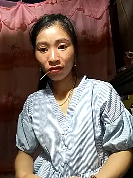 Snapshot of Phuongphuongg chatting on 10-03-25, 05:59 Phuongphuongg online show from 10-03-25, 05:59