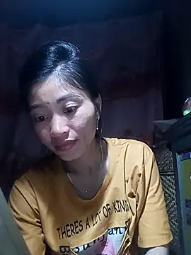 Snapshot of Phuongphuongg chatting on 10-08-25, 03:09 Phuongphuongg online show from 10-08-25, 03:09