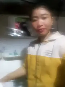 Snapshot of Phuongphuongg chatting on 11-12-25, 12:55 Phuongphuongg online show from 11-12-25, 12:55