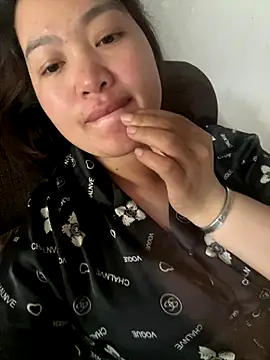 Nhung584 online show from 11-08-25, 08:14