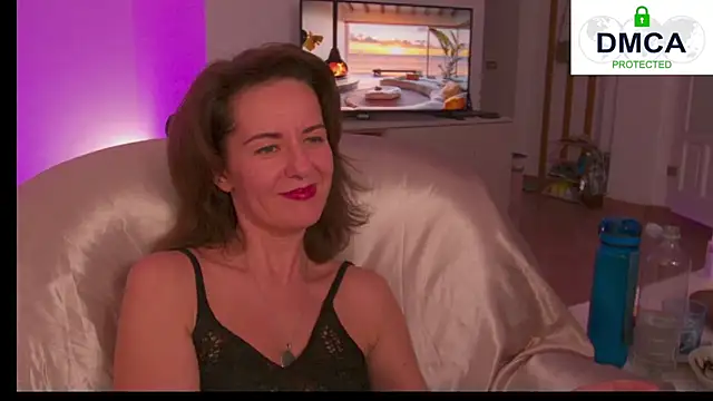 Snapshot of Witch_in_Silk chatting on 09-13-25, 07:35 Witch in Silk online show from 09-13-25, 07:35