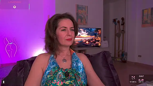 Snapshot of Witch_in_Silk chatting on 10-31-25, 08:32 Witch in Silk online show from 10-31-25, 08:32