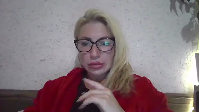 Snapshot of fox_red_lady7 chatting on 10-05-25, 07:12 fox red lady7 online show from 10-05-25, 07:12