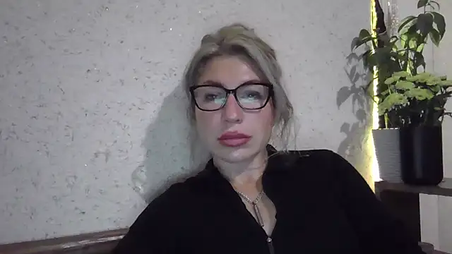 Snapshot of fox_red_lady7 chatting on 11-27-25, 08:55 fox red lady7 online show from 11-27-25, 08:55