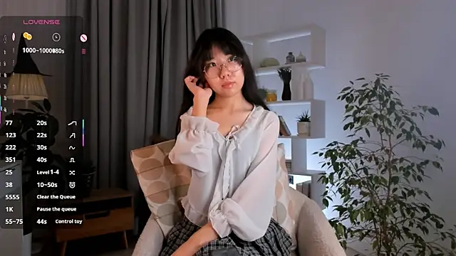 Snapshot of UdelaDodson chatting on 11-30-25, 01:09 UdelaDodson online show from 11-30-25, 01:09