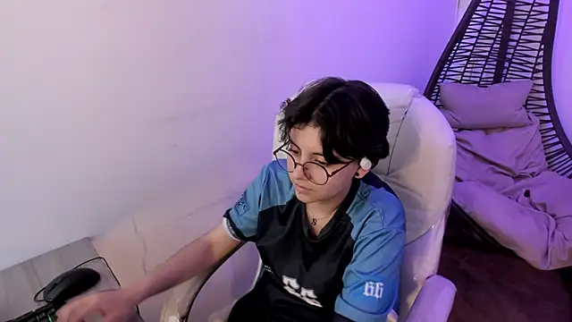 Snapshot of Nathaly_ds chatting on 10-16-25, 07:53 Nathaly ds online show from 10-16-25, 07:53