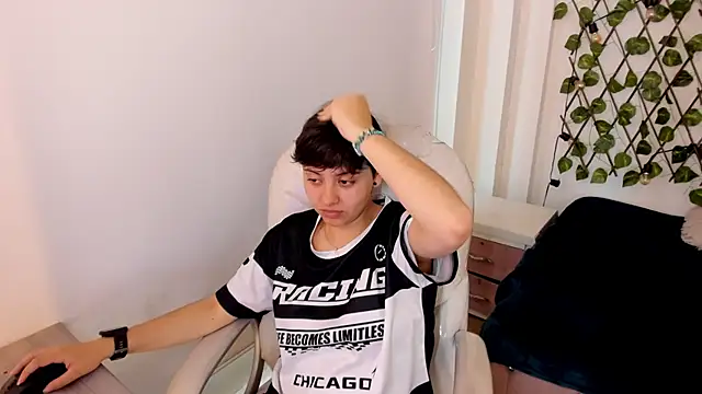 Snapshot of Nathaly_ds chatting on 11-18-25, 07:40 Nathaly ds online show from 11-18-25, 07:40