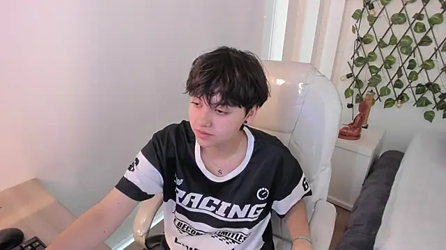 Snapshot of Nathaly_ds chatting on 11-26-25, 06:42 Nathaly ds online show from 11-26-25, 06:42