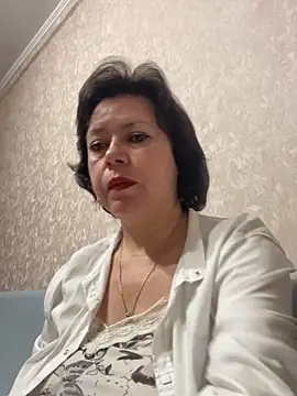 Snapshot of Kiravix chatting on 12-18-25, 07:53 Kiravix online show from 12-18-25, 07:53