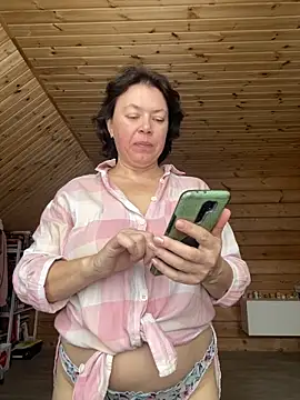 Snapshot of Kiravix chatting on 12-21-25, 09:05 Kiravix online show from 12-21-25, 09:05