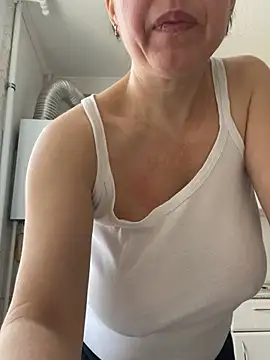 Snapshot of Kiravix chatting on 01-15-26, 08:41 Kiravix online show from 01-15-26, 08:41