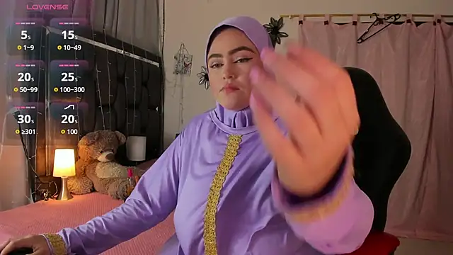 Snapshot of MarianFadel chatting on 09-11-25, 12:38 MarianFadel online show from 09-11-25, 12:38