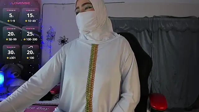 Snapshot of MarianFadel chatting on 09-30-25, 12:32 MarianFadel online show from 09-30-25, 12:32