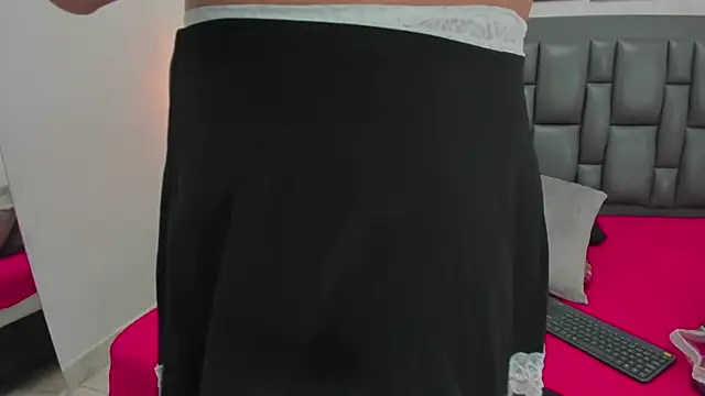 dakota roussee online show from 11-17-25, 12:33