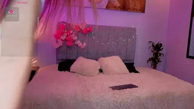 antonellastar24  online show from 09-22-25, 08:33