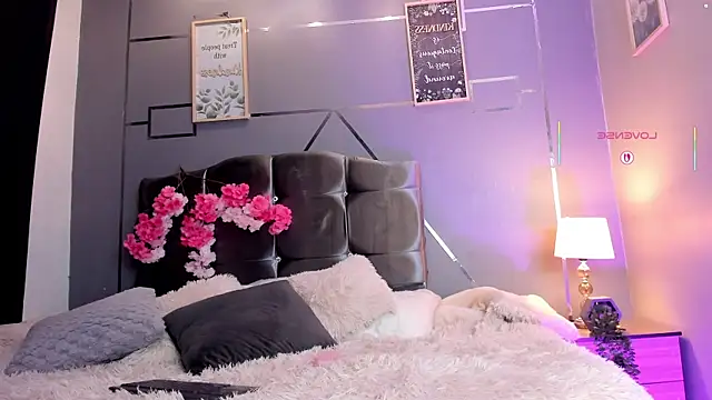 antonellastar24  online show from 11-21-25, 08:46