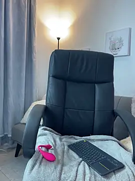 Mia HarperX  online show from 10-15-25, 09:37