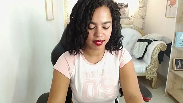 Snapshot of candyhot_tk chatting on 11-11-25, 03:17 candyhot tk online show from 11-11-25, 03:17