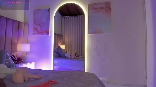 Snapshot of Mia_mtnz02 chatting on 12-14-25, 03:45 Mia mtnz02 online show from 12-14-25, 03:45