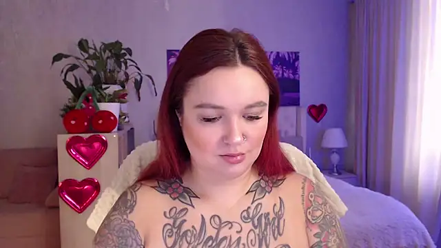 Snapshot of goddes_goldie chatting on 02-14-25, 10:07 goddes goldie online show from 02-14-25, 10:07