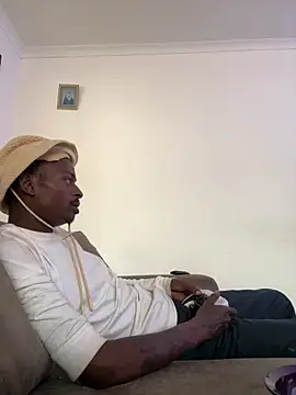 Snapshot of AllDayBbC chatting on 03-04-26, 03:18 AllDayBbC online show from 03-04-26, 03:18