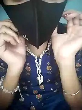 Snapshot of Sexey-Puja chatting on 09-29-25, 09:25 Sexey-Puja online show from 09-29-25, 09:25