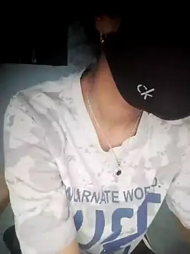 Snapshot of Sexey-Puja chatting on 11-08-25, 01:28 Sexey-Puja online show from 11-08-25, 01:28