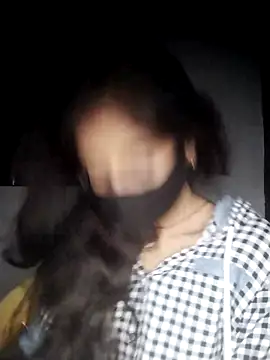 Snapshot of Sexey-Puja chatting on 11-11-25, 03:34 Sexey-Puja online show from 11-11-25, 03:34