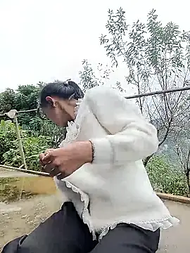 Snapshot of tdtd98 chatting on 11-19-25, 05:40 tdtd98 online show from 11-19-25, 05:40