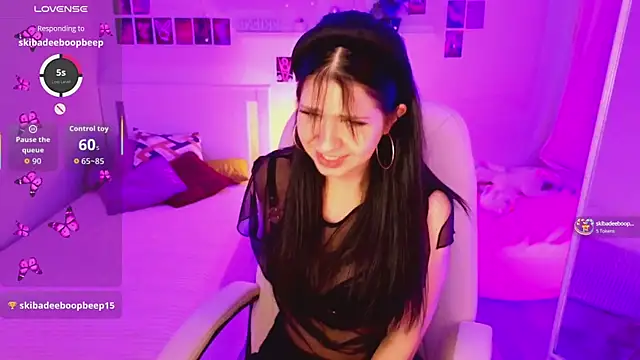 Snapshot of Wander_Waves chatting on 09-30-25, 08:47 Wander Waves online show from 09-30-25, 08:47