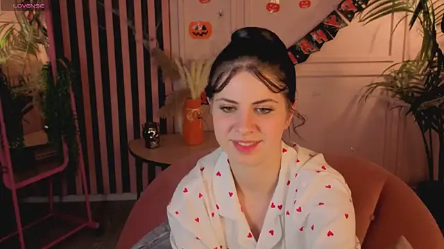 Snapshot of Wander_Waves chatting on 11-01-25, 08:44 Wander Waves online show from 11-01-25, 08:44