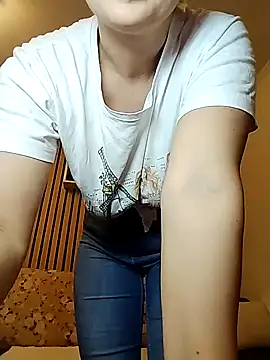 Mayaaaaaa  online show from 12-05-25, 07:39