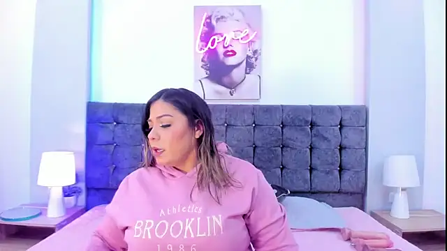 isabella horney  online show from 11-28-25, 06:43