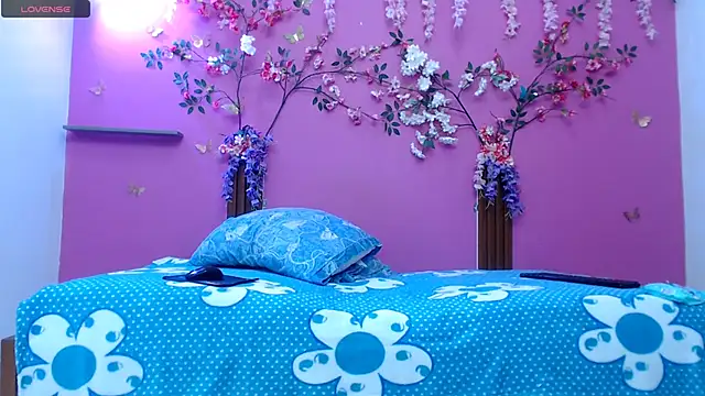 skinnybarbie022 online show from 06-28-26, 12:49