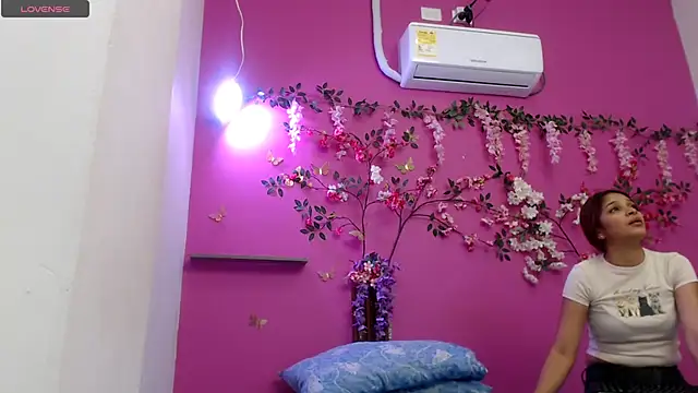 skinnybarbie022 online show from 07-02-26, 01:16