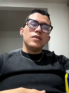 Snapshot of Kurtxxx22 chatting on 10-30-25, 04:58 Kurtxxx22 online show from 10-30-25, 04:58