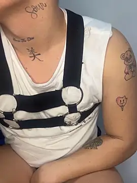 Snapshot of Kurtxxx22 chatting on 11-25-25, 01:16 Kurtxxx22 online show from 11-25-25, 01:16