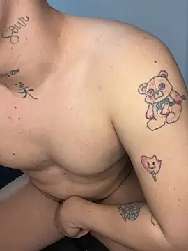 Snapshot of Kurtxxx22 chatting on 01-11-26, 01:32 Kurtxxx22 online show from 01-11-26, 01:32