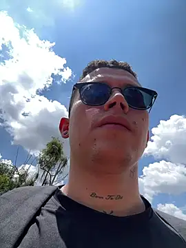 Snapshot of Kurtxxx22 chatting on 03-15-26, 03:51 Kurtxxx22 online show from 03-15-26, 03:51