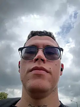 Snapshot of Kurtxxx22 chatting on 03-16-26, 08:24 Kurtxxx22 online show from 03-16-26, 08:24